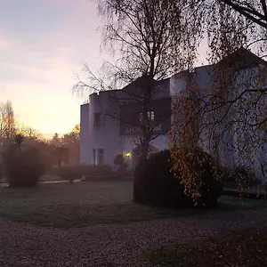 Hotel Logis La Croix Du Sud, Le Tour-du-Parc